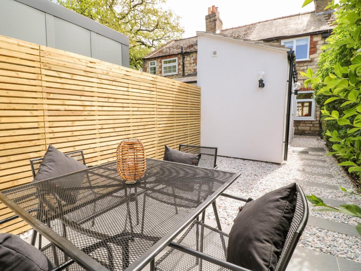 Minster Cottage Lincoln Bagian luar foto